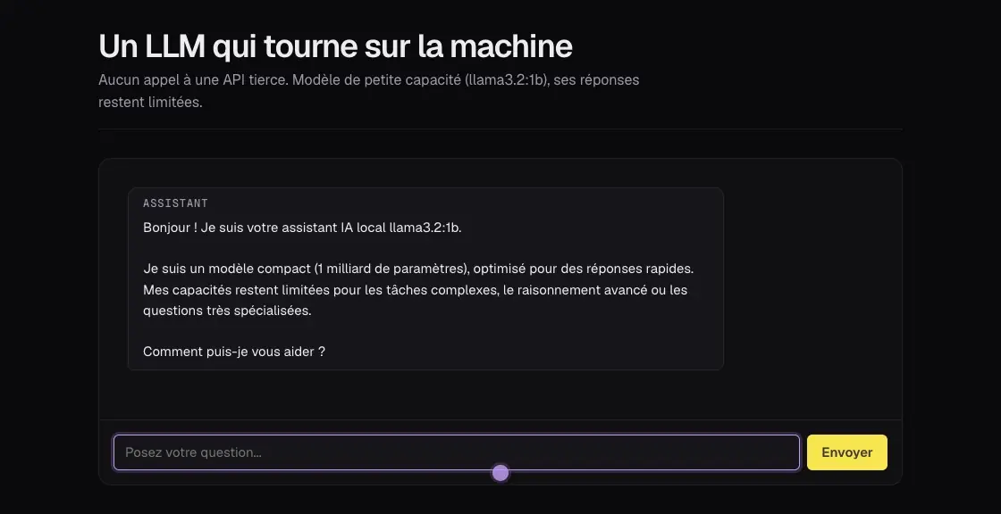 Une question sur les bibliothèques Python de deep learning est tapée dans le chat puis envoyée ; l'assistant indique qu'il réfléchit, et la réponse du modèle local s'affiche, trois noms sur trois lignes.